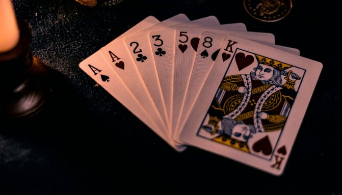 Tampilan aplikasi warungjacpot dengan akses cepat menu utama sportsbook dan casino